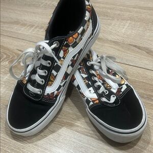 Vans Black Canvas Low-Top Sneakers with Butterfly Checker Pattern. 8.5